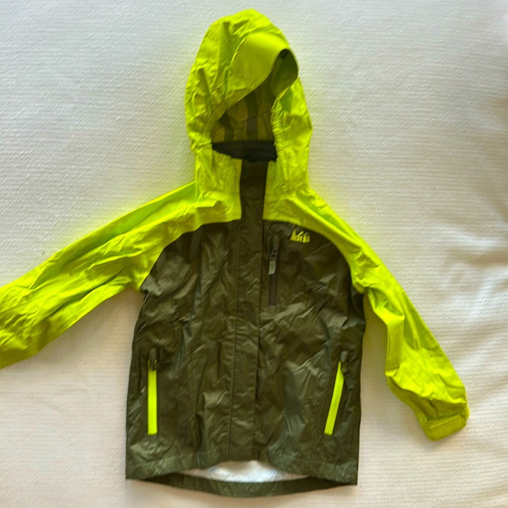 REI Boys Rain Jacket, Green Colorblock, Size XXS (4-5). Great condition!